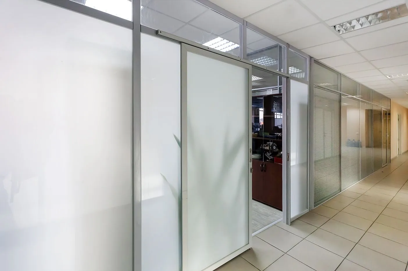 Перегородки для офиса из алюминия