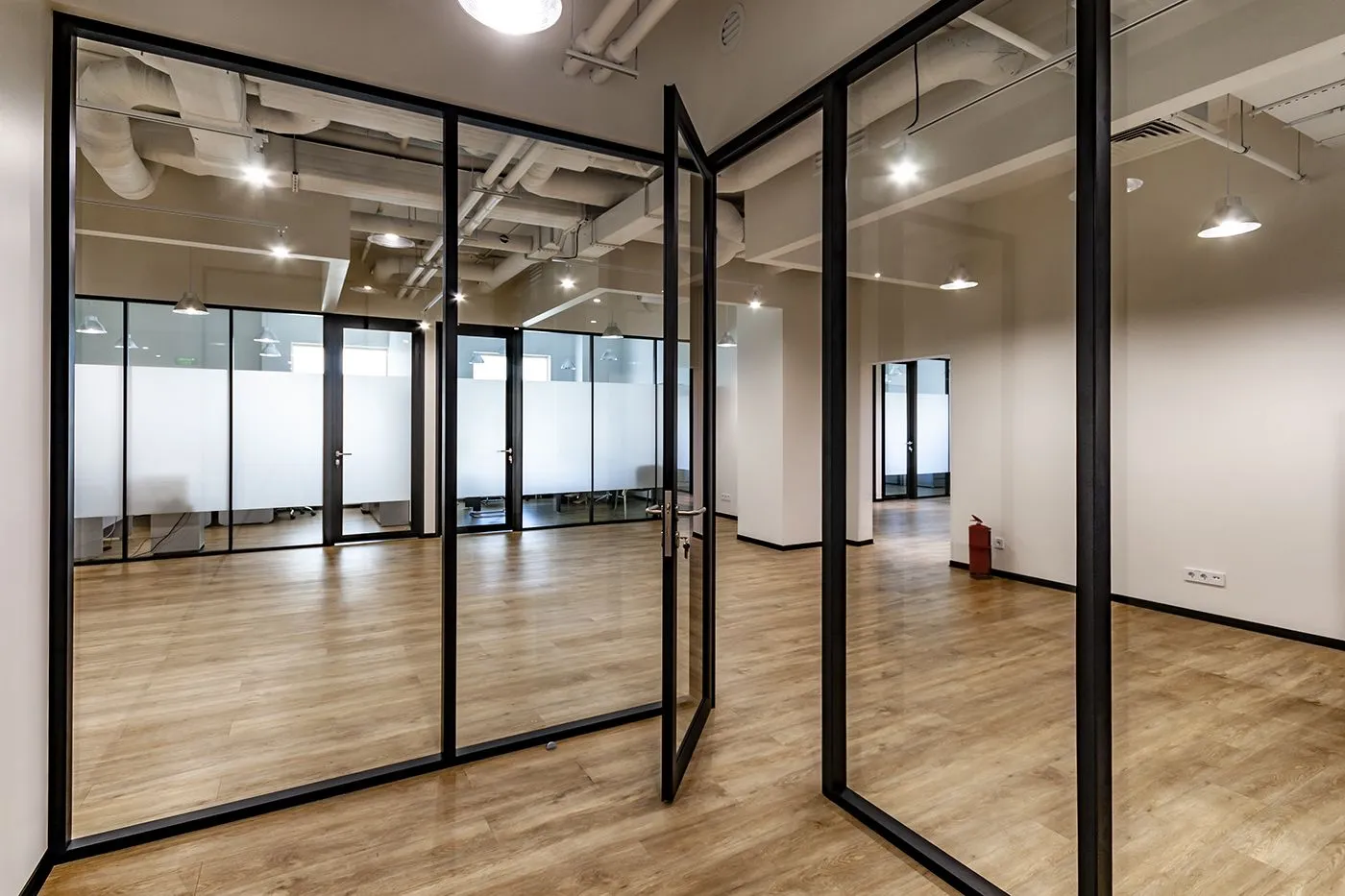 Перегородки для офиса из алюминия