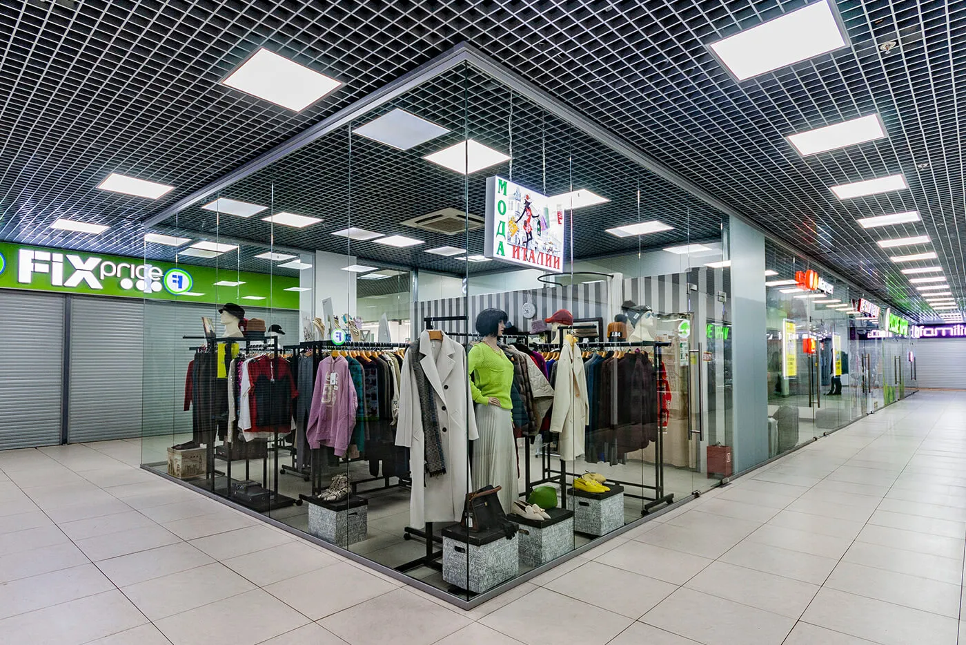 Цельностеклянные торговые перегородки