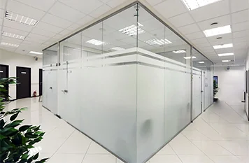 Цельностеклянные офисные перегородки