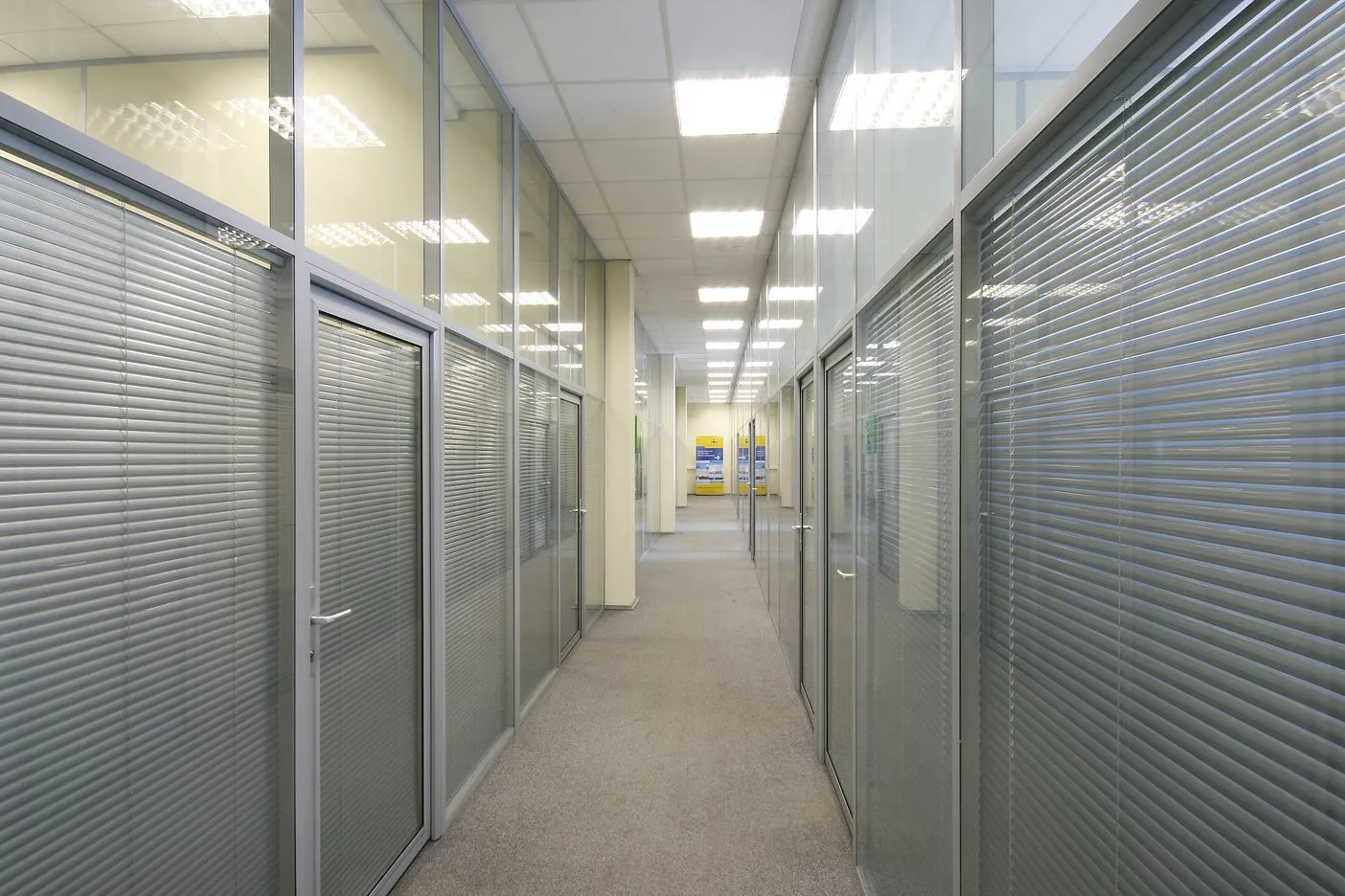 Перегородки с жалюзи