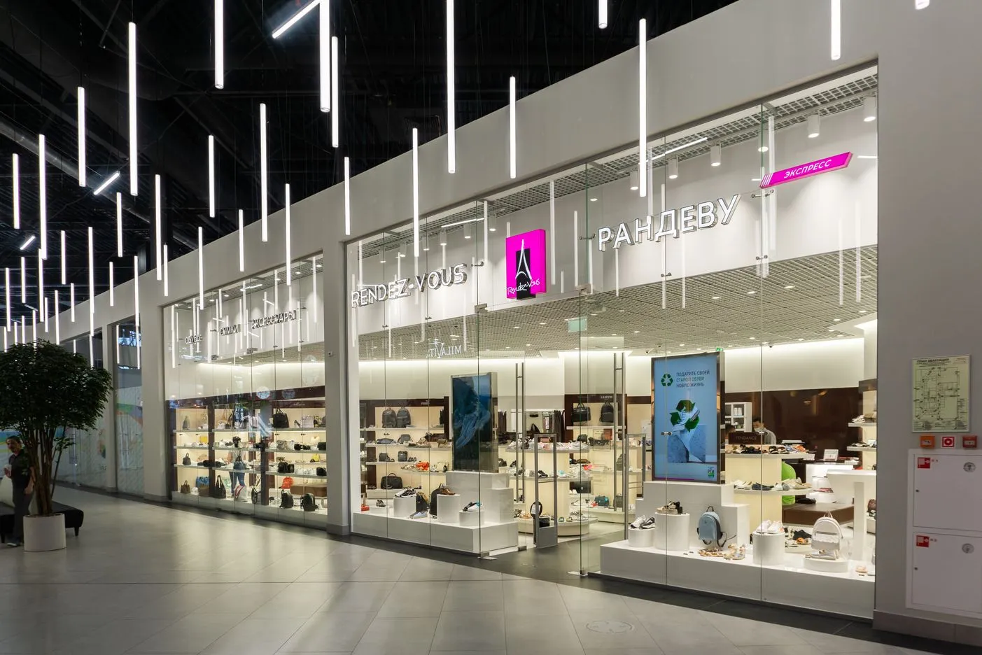 Цельностеклянные торговые павильоны CSP