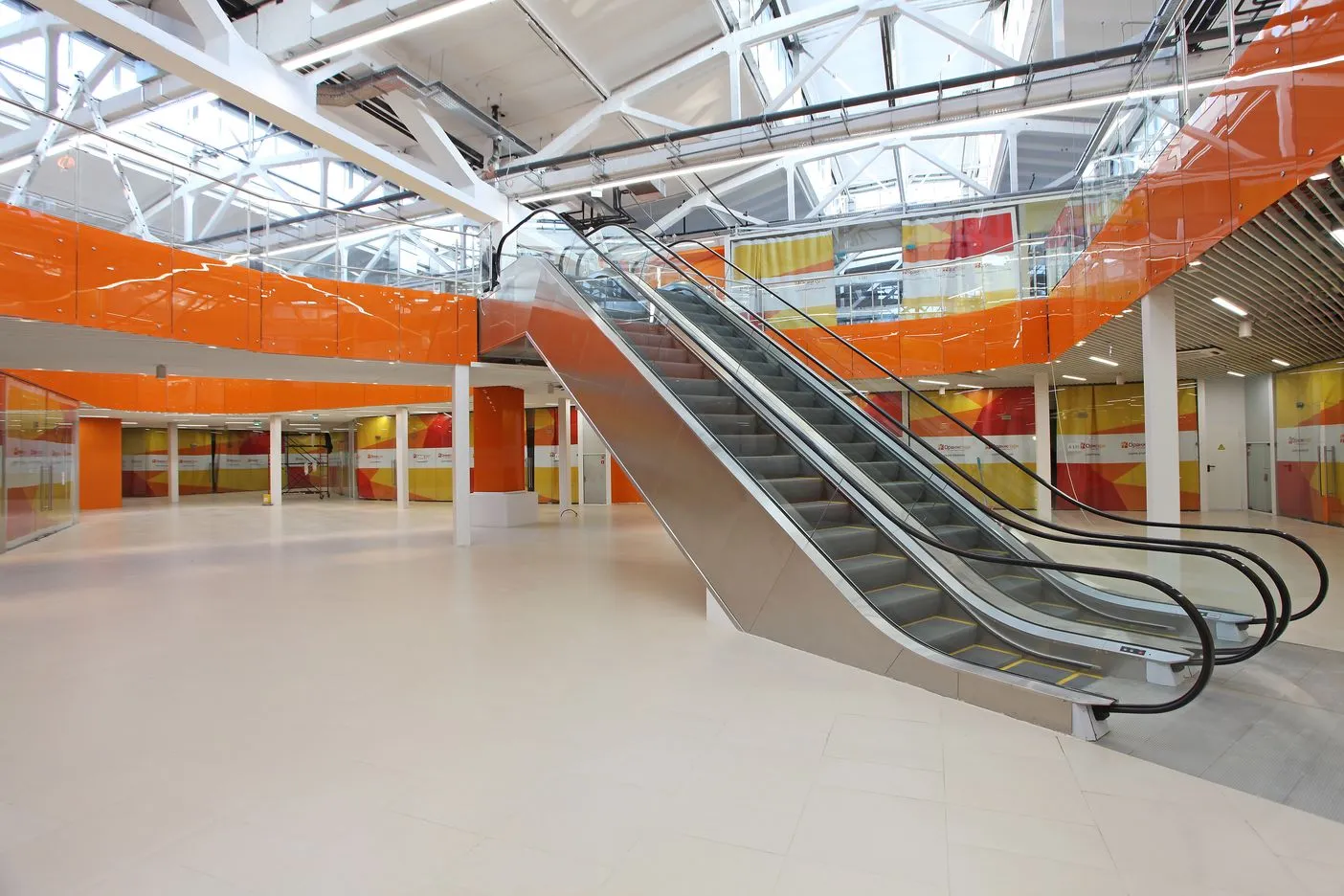 Цельностеклянные торговые перегородки CSP