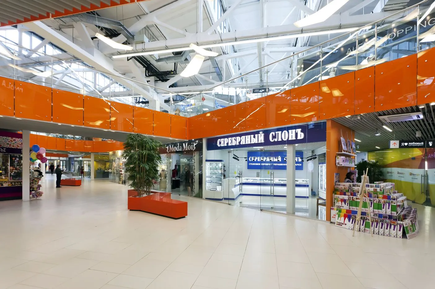 Цельностеклянные торговые перегородки CSP